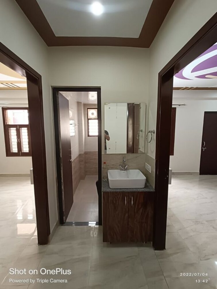 undefined, sector 23 3 Bedroom 500 Sq.Yd. Builder Floor In Sector 23 Gurgaon 9942466