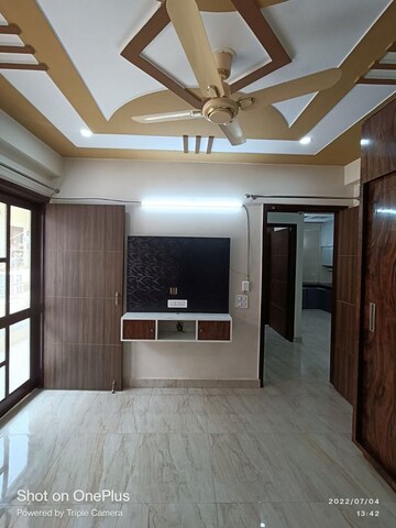 Room in 3 BHK Builder Floor at Sector 23 – for Rent