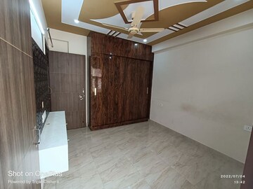 Room in 3 BHK Builder Floor at Sector 23 – for Rent