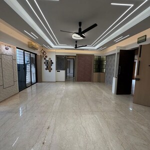 5 BHK Apartment For Rent in Jogeshwari West