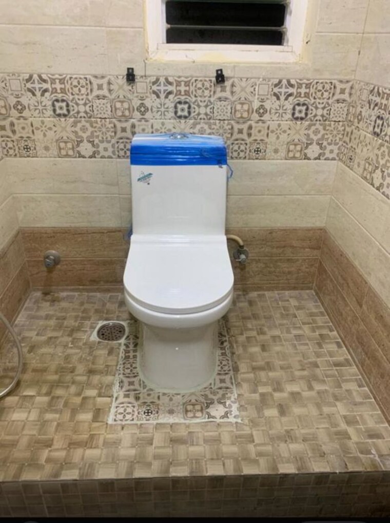 Bathroom, infantry road 3 Bedroom 60000 Sq.Ft. Apartment In Infantry Road Bangalore 9942491