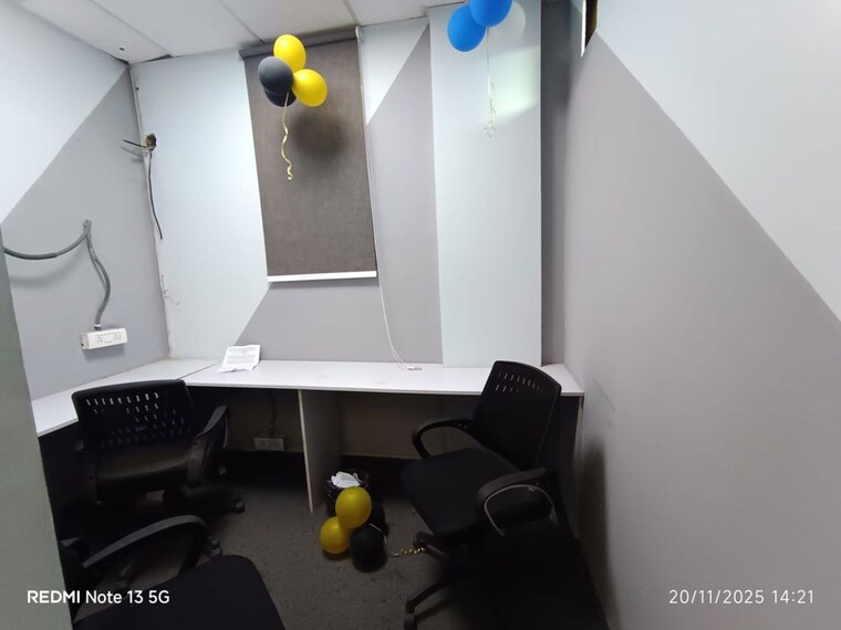 Team Area, sector 4 Commercial Office Space 2700 Sq.Ft. In Sector 4 Noida 9942713