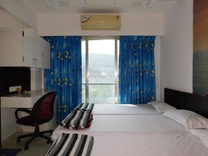 Gym in 3 BHK Apartment at Rajesh Raj Splendour Mumbai, Vikhroli West – for Rent