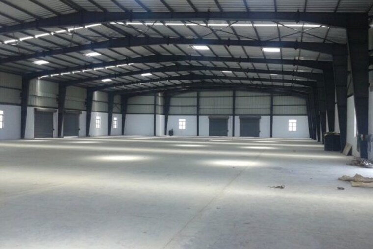 Parking, sector 65 Commercial Warehouse 3700 Sq.Ft. In Sector 65 Noida 9942664