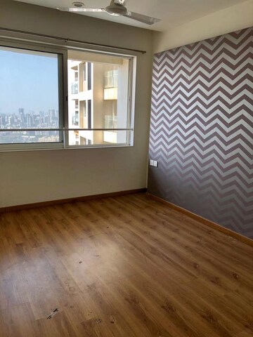 Room in 3 BHK Apartment at Lodha Fiorenza, Goregaon East – for Rent