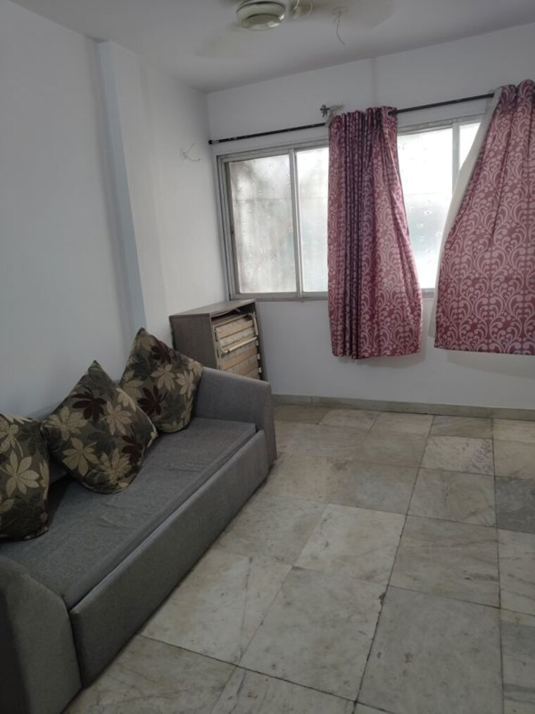  Parking, vakola 1 Bedroom 500 Sq.Ft. Apartment In Vakola Mumbai 9942739