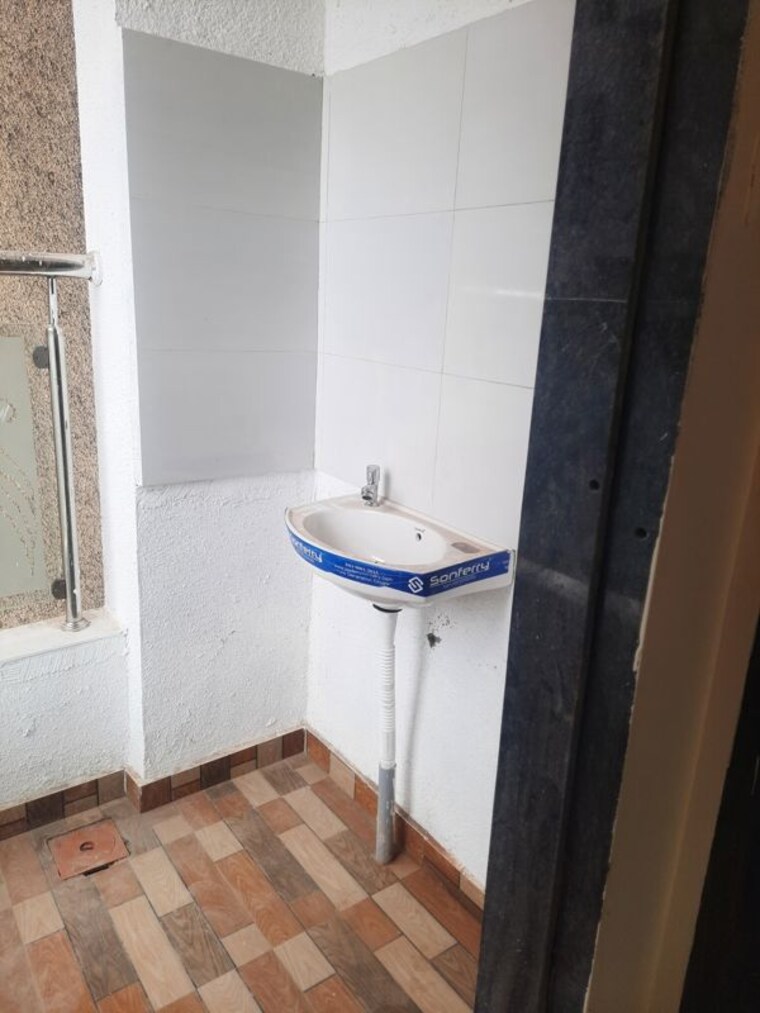 Bathroom, kapila-apartment 1 RK 450 Sq.Ft. Apartment In Baner Pune 9942834