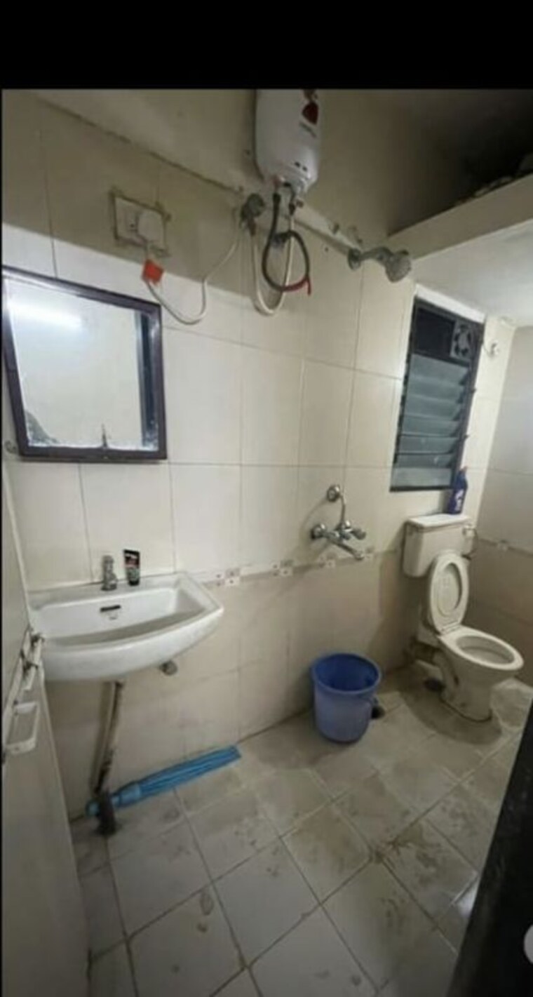 Bathroom, kapila-apartment 1 RK 450 Sq.Ft. Apartment In Baner Pune 9942834