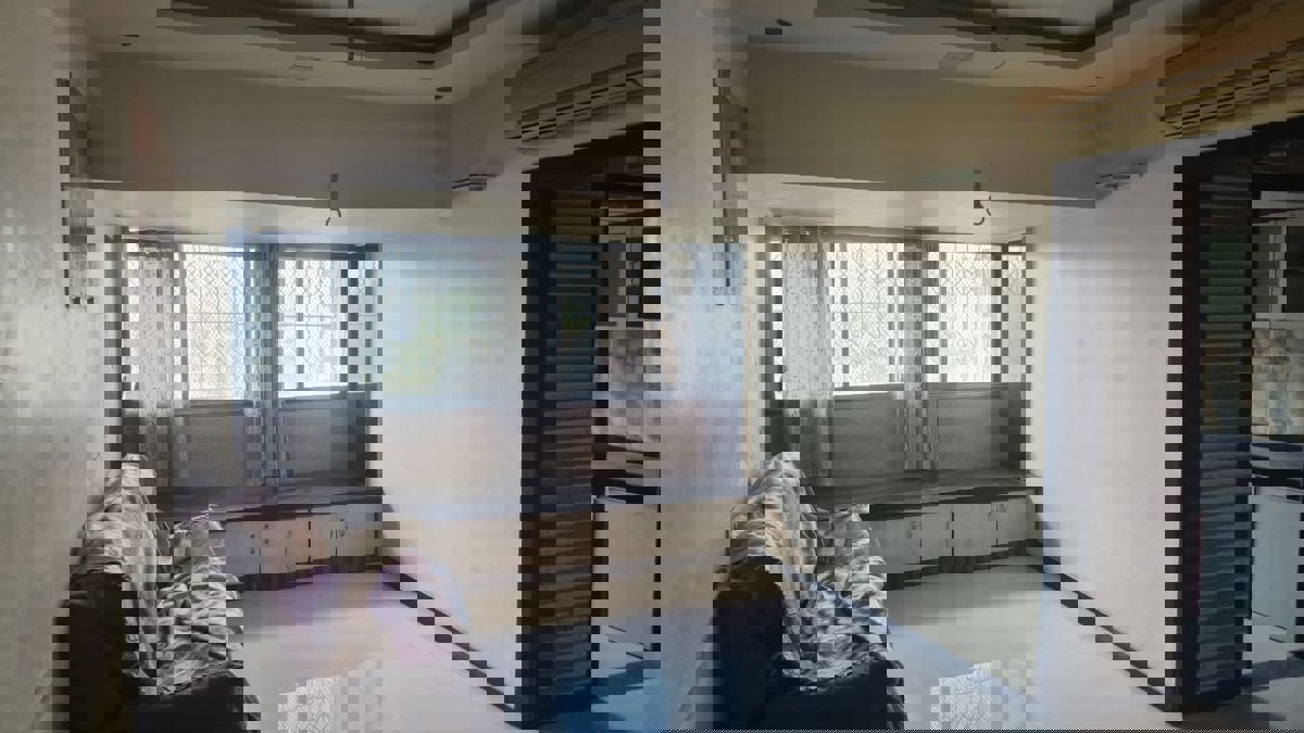 1 BHK + Servant Room 500 Sq.Ft. Apartment in Highland Annex