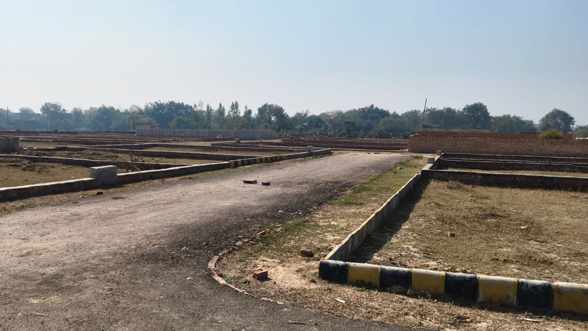Plot For Sale in Mohanlalganj