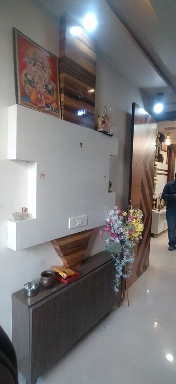 Furnished Amenities in 3 BHK Builder Floor at Vipin Garden – for Sale