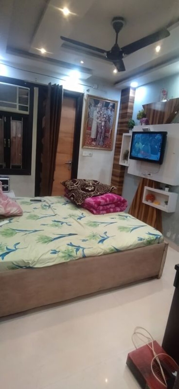 Bedroom, vipin garden 3 Bedroom 100 Sq.Yd. Builder Floor In Vipin Garden Delhi 9942982