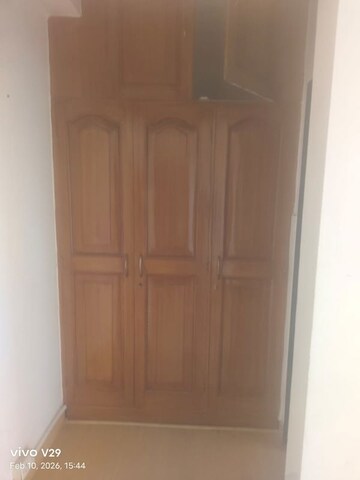 Furnished Amenities in 3 BHK Apartment at DLF Richmond Park, Sector 43 – for Sale