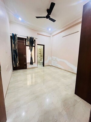 Room in 2 BHK Builder Floor at Sector 47 – for Rent