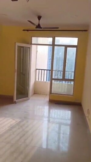 Room in 2.5 BHK Apartment at Gaur City 4th Avenue, Sector 4 Greater Noida – for Sale
