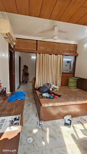 Bedroom in  Pg at Worli Naka – for Rent