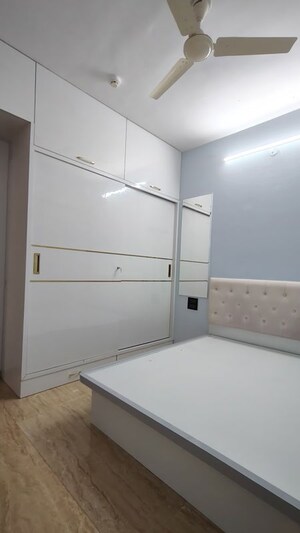 Furnished Amenities in 2 BHK Apartment at Sayali Garden, Aundh – for Rent