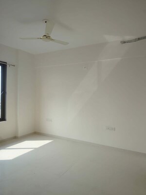 Room in 3 BHK Penthouse at Chandkheda – for Rent