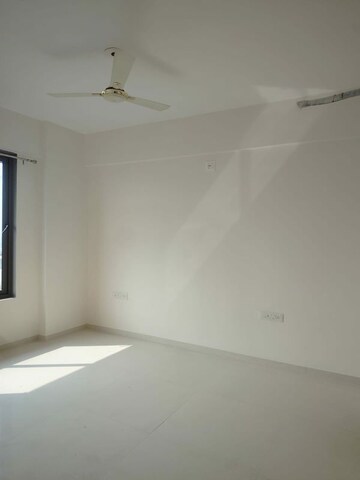 Room in 3 BHK Penthouse at Chandkheda – for Rent