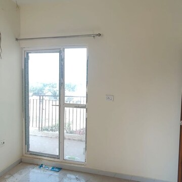 Room in 3 BHK Apartment at Pivotal Paradise, Sector 62 – for Rent