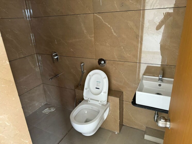 Bathroom, shree-sonigara-signature-park 3 Bedroom 1100 Sq.Ft. Apartment In Wakad Pune 9943452