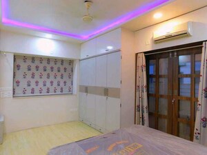 Room in 3 BHK Apartment at Gera Emerald City, Kharadi – for Rent
