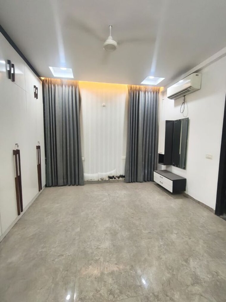 Bedroom, maruti-the-serenade 3 Bedroom 2500 Sq.Ft. Apartment In Jubilee Hills Hyderabad 9943412