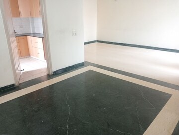 Room in 3 BHK Apartment at Bestech Park View City 1, Sector 48 – for Rent