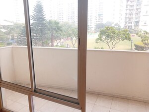 Room in 3 BHK Apartment at Bestech Park View City 1, Sector 48 – for Rent