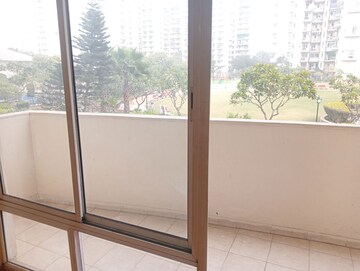 Room in 3 BHK Apartment at Bestech Park View City 1, Sector 48 – for Rent