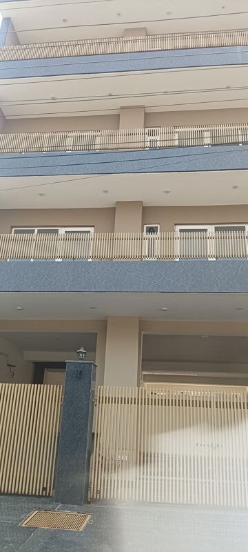 1 RK Apartment For Rent in ARV Park, Sector 63