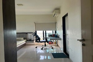 Team Area in 2 BHK Apartment at Mayfair Housing Hillcrest, Vikhroli West – for Rent