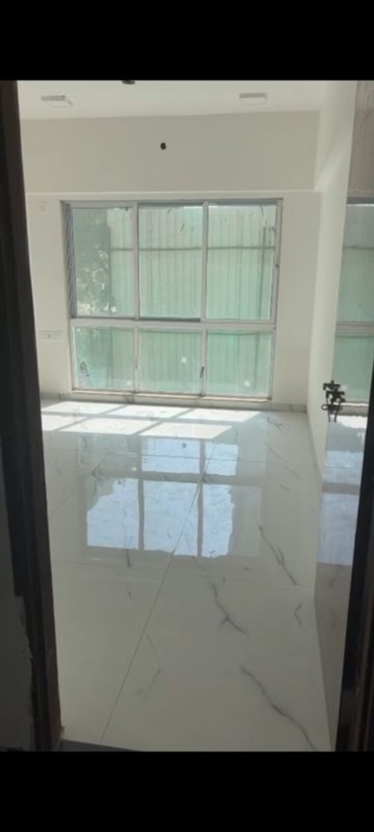 Room, malad west 1 Bedroom 397 Sq.Ft. Apartment In Malad West Mumbai 9943698