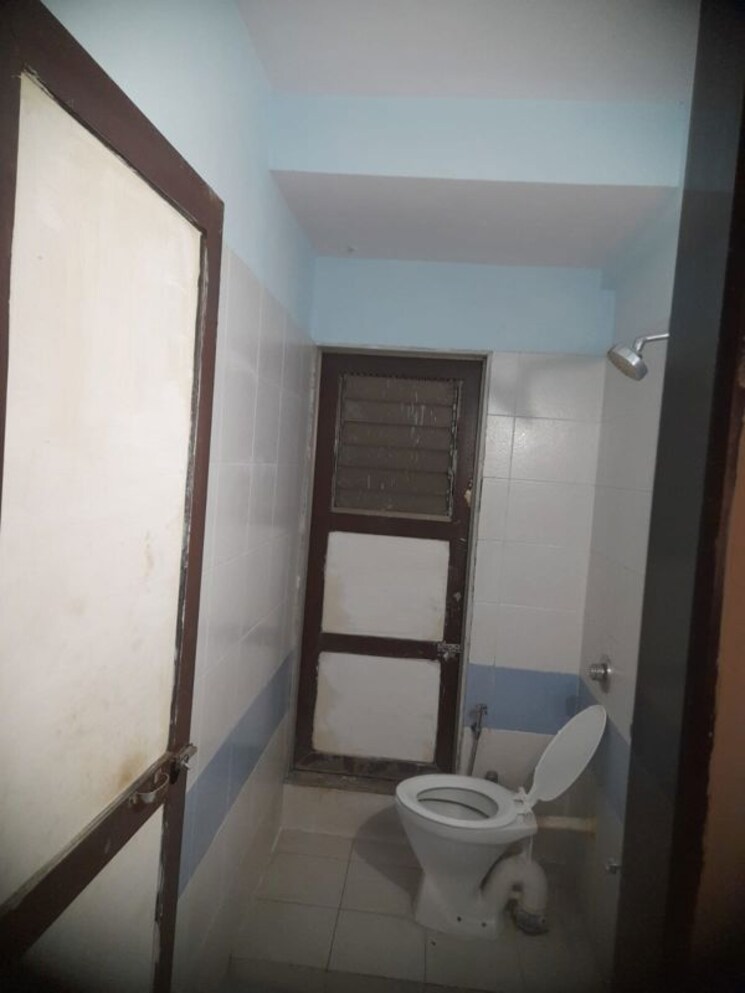 Attached Bathroom, neelkanth-palms 2 Bedroom 703 Sq.Ft. Apartment In Kapur Bawdi Thane 9943740