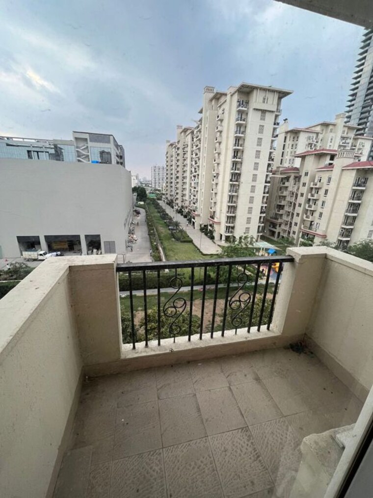 Balcony, emaar-emerald-estate 2.5 Bedroom 1020 Sq.Ft. Apartment In Sector 65 Gurgaon 9943416