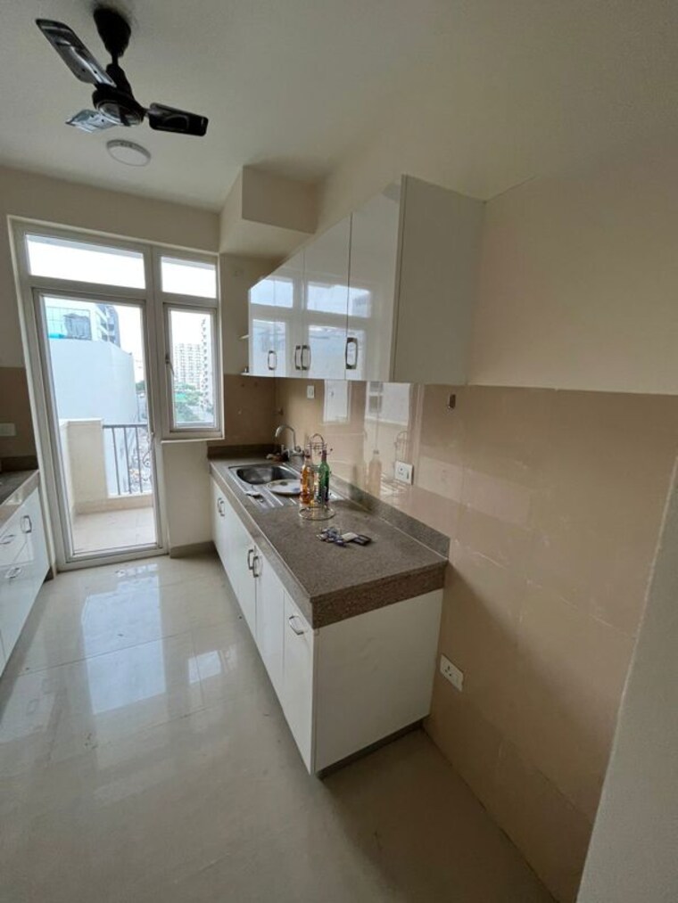 Kitchen, emaar-emerald-estate 2.5 Bedroom 1020 Sq.Ft. Apartment In Sector 65 Gurgaon 9943416