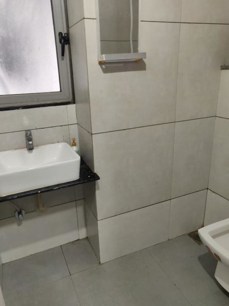 Bathroom, vaishnodevi circle Commercial Office Space 710 Sq.Ft. In Vaishnodevi Circle Ahmedabad 9943745