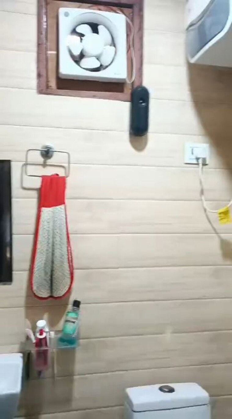 undefined, vipin garden 3 Bedroom 100 Sq.Yd. Builder Floor In Vipin Garden Delhi 9943777