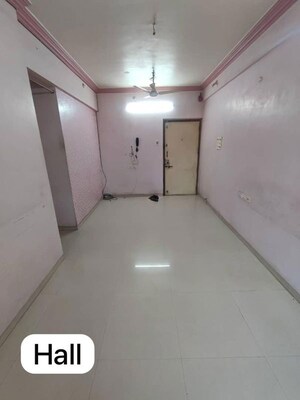 Room in 2 BHK Apartment at Arihant Residency Sion, Sion – for Rent
