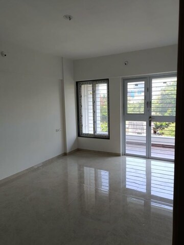 Room in 1 BHK Apartment at Runwal Sanjog, Aundh – for Rent