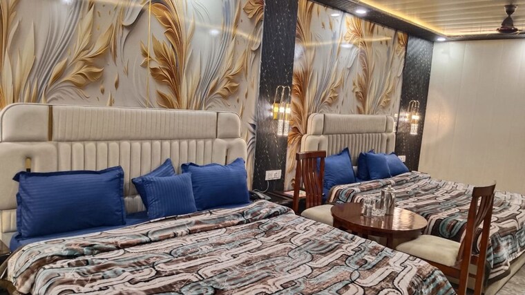 Room, janakpuri 2 Bedroom 75 Sq.Yd. Builder Floor In Janakpuri Delhi 9918633