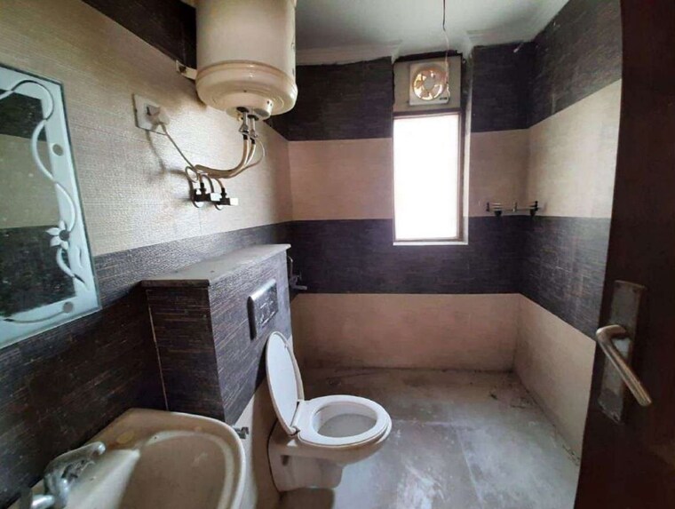 Bathroom, virar west 2 Bedroom 550 Sq.Ft. Apartment In Virar West Palghar 9925423