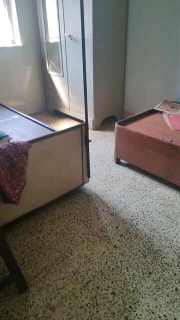 Bedroom in 2.5 BHK Apartment at Kurla East – for Rent