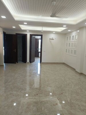 Room in 4 BHK Apartment at Puri Vip Floors, Sector 81 – for Sale