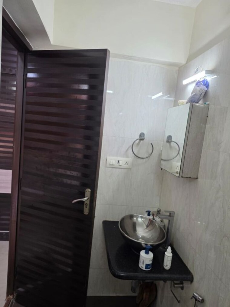 Bathroom, manavsthal-heights 1 Bedroom 580 Sq.Ft. Apartment In Andheri East Mumbai 9944163