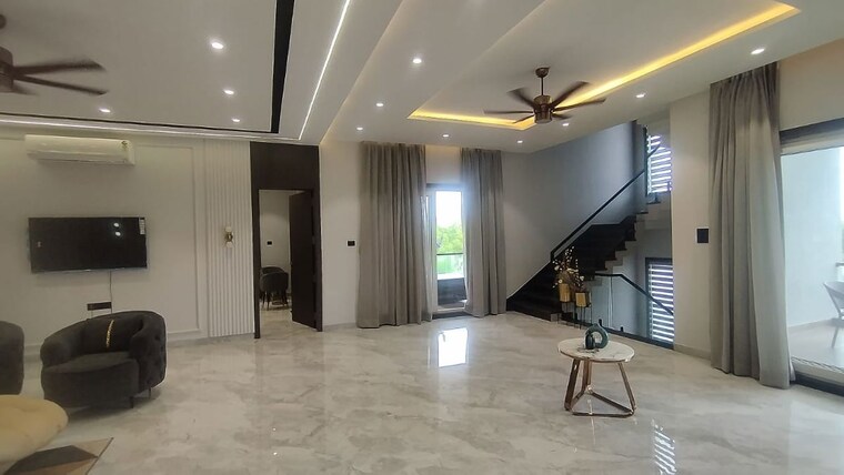 Room, labhandi 5 Bedroom 8000 Sq.Ft. Villa In Labhandi Raipur 9944235