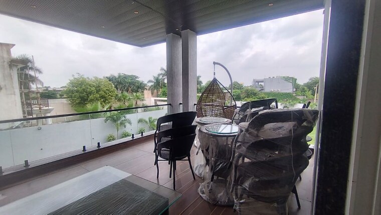  Parking, labhandi 5 Bedroom 8000 Sq.Ft. Villa In Labhandi Raipur 9944235