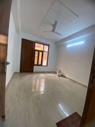 Room in 2 BHK Builder Floor at Chattarpur – for Rent