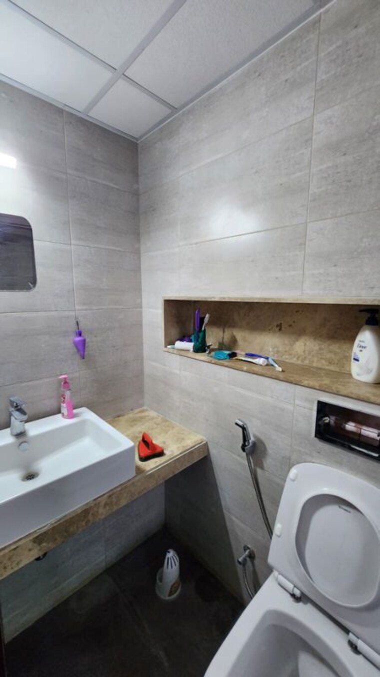 Bathroom, kolte-patil-stargaze 5 Bedroom 3500 Sq.Ft. Apartment In Bavdhan Pune 9944290