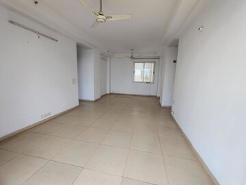 Room in 4 BHK Villa at Vatika Signature Villas, Sector 82 – for Sale